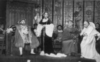 1933-34: Charles Laughton & Flora Robson - HENRY VIII